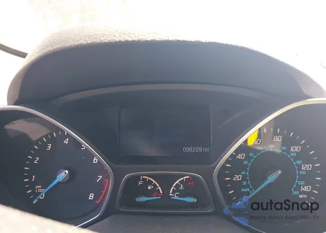 2014 Ford Escape S z USA, uszkodzony, nr VIN 1FMCU0F72EUC94180